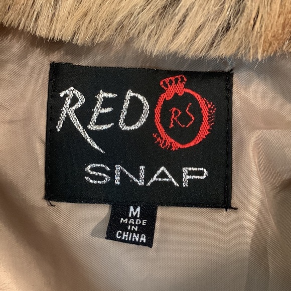 Red Snap Faux Fur Vest - Picture 5 of 6